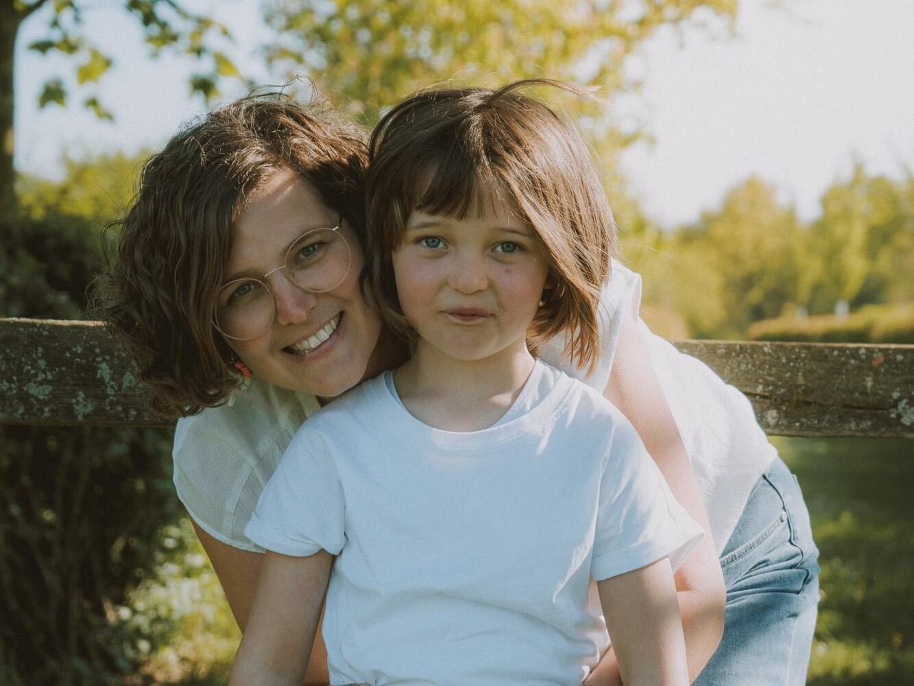 Kinder spielen natürlich beim Familienshooting in Münster